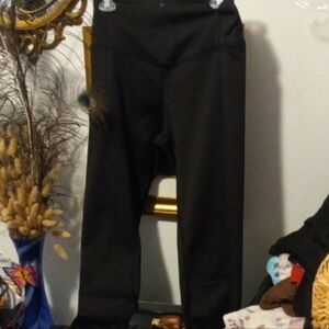 Black Women's Leggings — Smooth Everyday Support